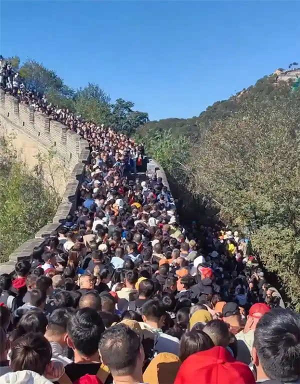 人潮涌动！五一出游破3.14亿人次，人均消费达575元揭秘