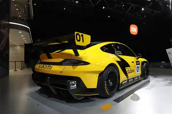 小米SU7车主炸裂吐槽：车速135km/h竟被强制提醒，想关都关不掉？