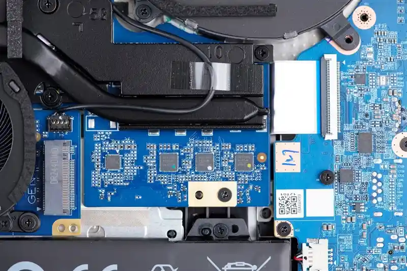长江存储PC411 2TB SSD评测：性能爆表稳如泰山，夏日高负载温度低至56度的秘密