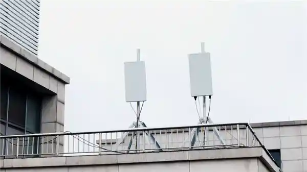 华为率先实现大上行技术突破 上传峰值速率破1Gbps