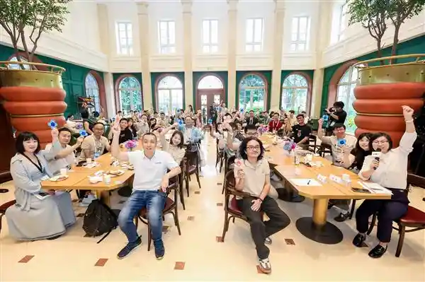鸿蒙2025：开发者抢滩生态快车，万物互联加速启航
