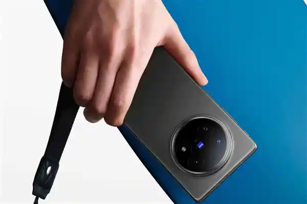 vivo X Fold5震撼登场：6999元起，轻薄折叠新标杆