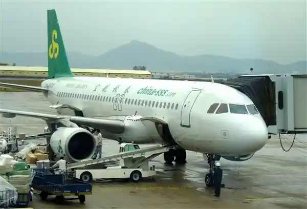 春秋航空日本航班突发故障，飞机急速下坠8000米！官方紧急回应