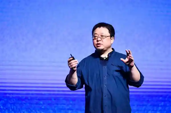 罗永浩回应锤子便签价值：你最爱锤子手机的哪一点？