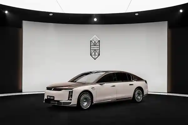 华为尊界S800上市50天大定破8000台，颠覆豪华车市场格局