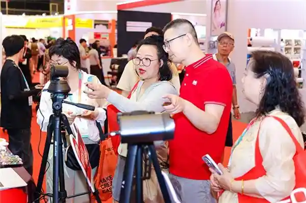 奥尼4K摄像机引爆P&I2025，直播涨粉新革命来袭