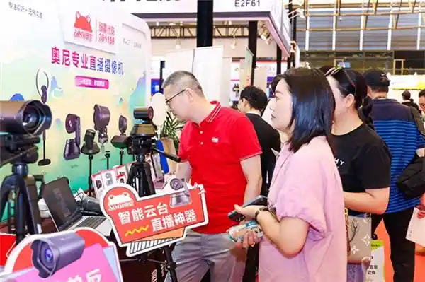 奥尼4K摄像机引爆P&I2025，直播涨粉新革命来袭