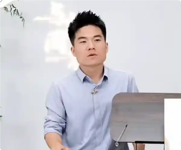 罗永浩爆料：董宇辉单飞年入超20亿，真相几何？