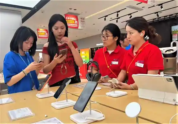 苏宁易购率先引爆iPhone 17线下首销热潮